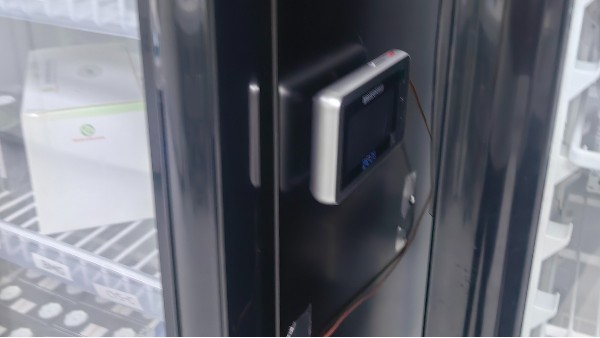 儲(chǔ)血冰箱的溫度要求嚴(yán)格嗎？如何保證冰箱內(nèi)的血樣處于正常溫度環(huán)境內(nèi)呢？25.4.23